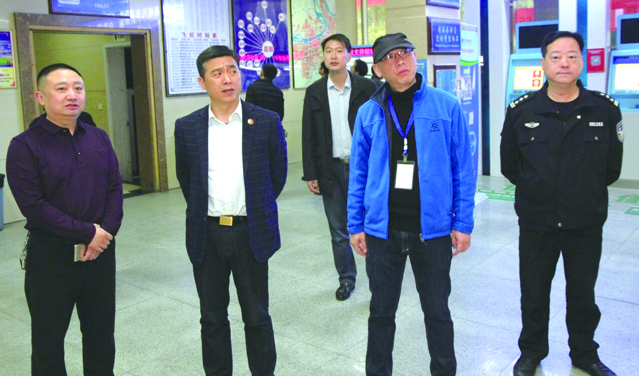 3月16日上午，以省委保衛(wèi)處處長(zhǎng)尹年春為組長(zhǎng)的反恐安全檢查組到市汽車北站開(kāi)展反恐安全檢查