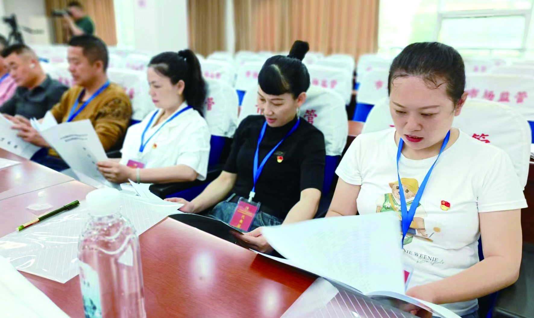 集團公司黨委開展創(chuàng)先爭優(yōu)活動 推薦評選先進基層黨組織、優(yōu)秀黨務工作者和優(yōu)秀共產(chǎn)黨員 （李高雄報道） 